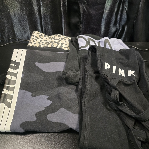 PINK Victoria’s Secret Women’s Leggings Lot of 4 | Size Small | Yoga Pants - Picture 15 of 15